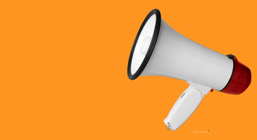 Gráfico ilustrando diferentes tipos de comunicação no marketing digital, incluindo verbal, escrita, visual e digital.